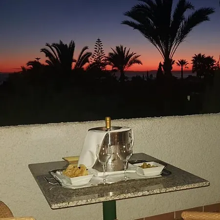 Casa Noble, Stunning Beach Side Townhouse, Nr Villa Estepona